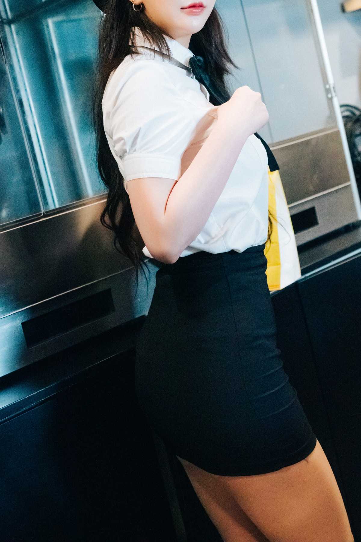 15696