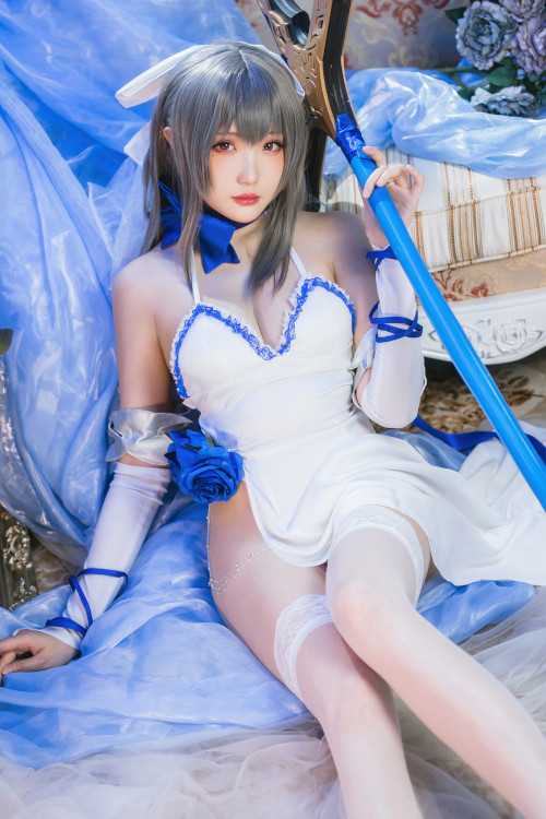 瓜希酱 Cosplay 路易九世礼服