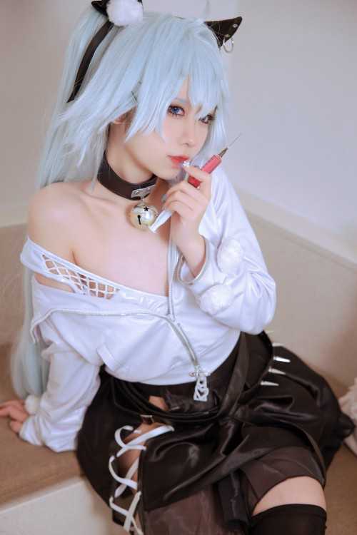 Cosplay G44不会受伤 芙洛伦白情