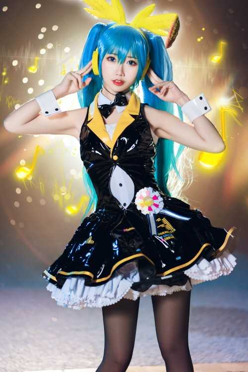 Cosplay 面饼仙儿 初音Miku