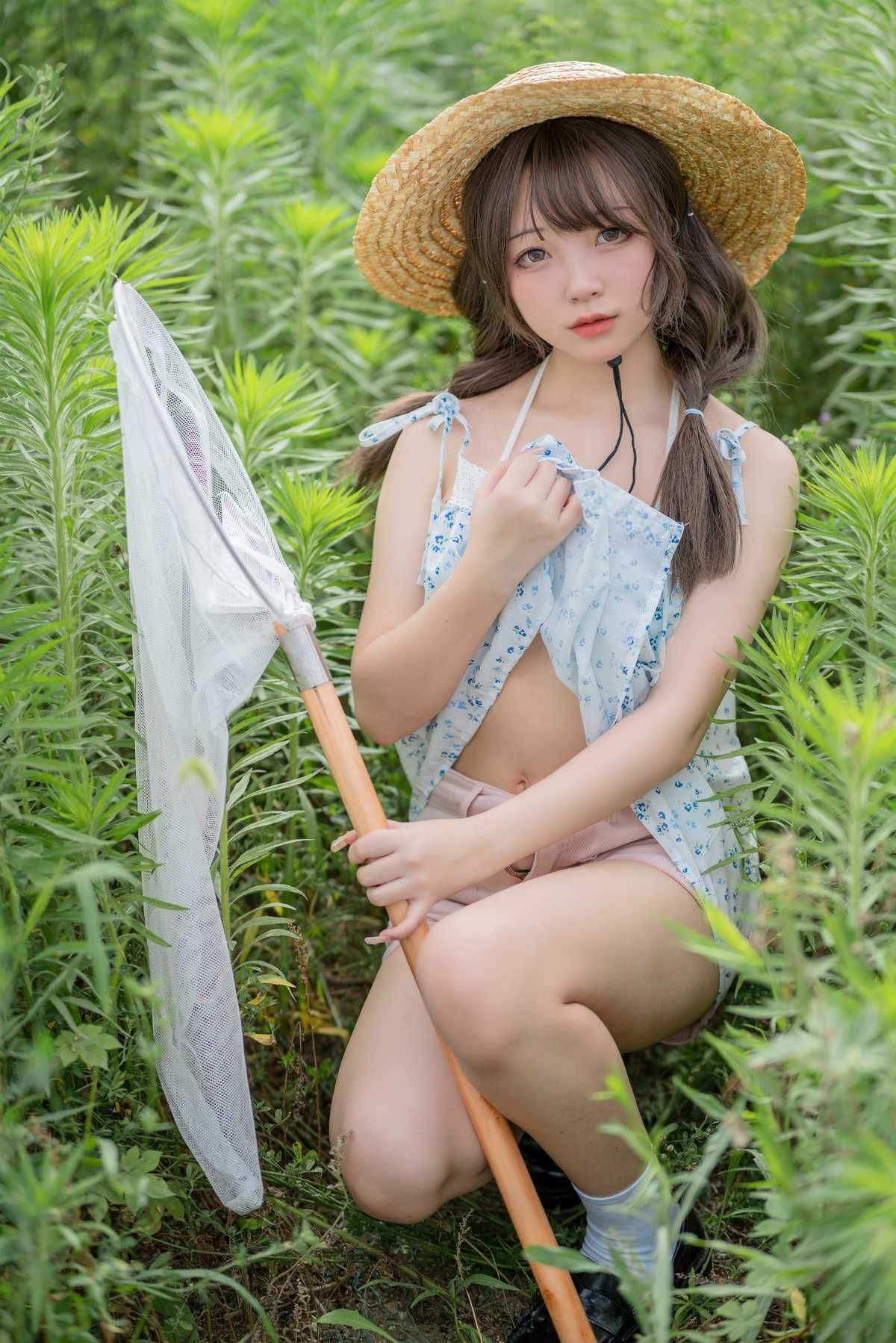 16493