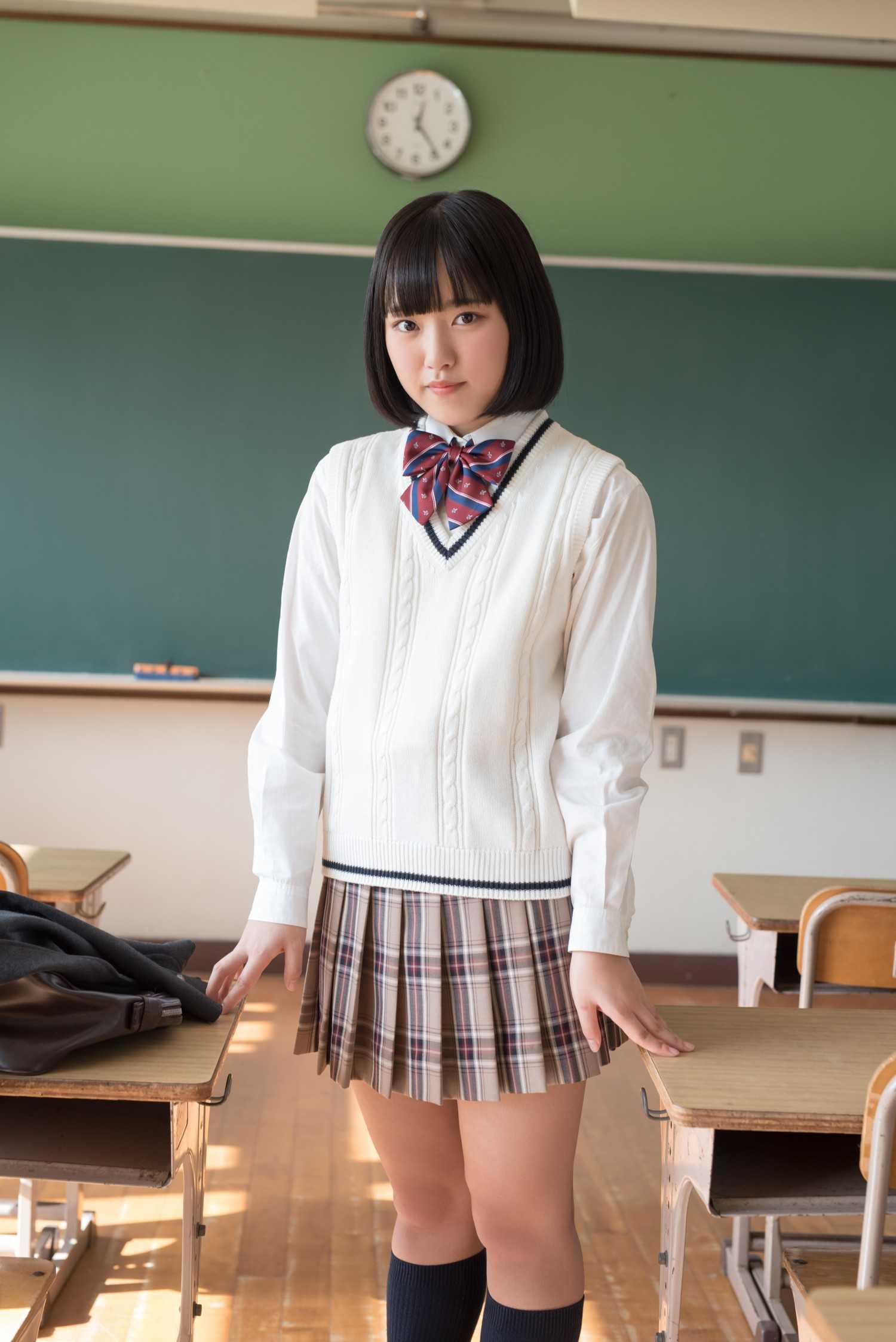 7605