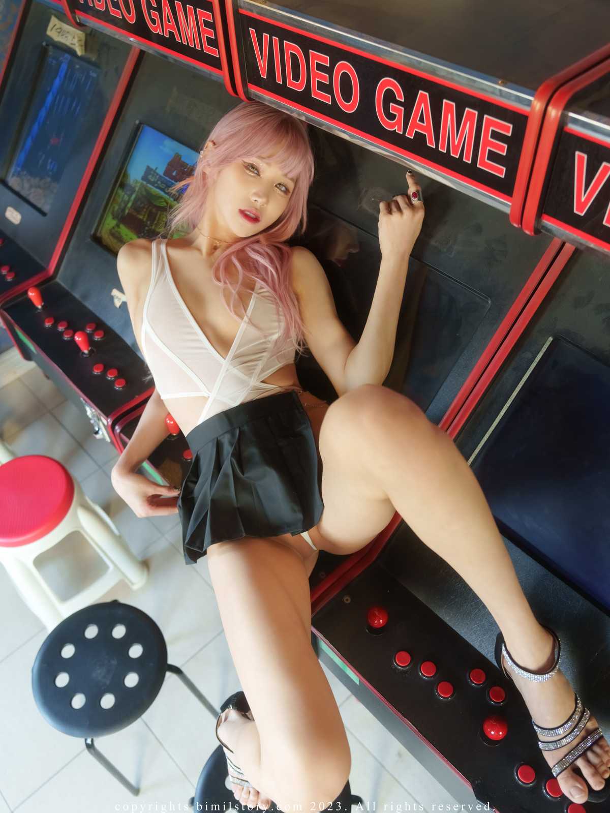 43722