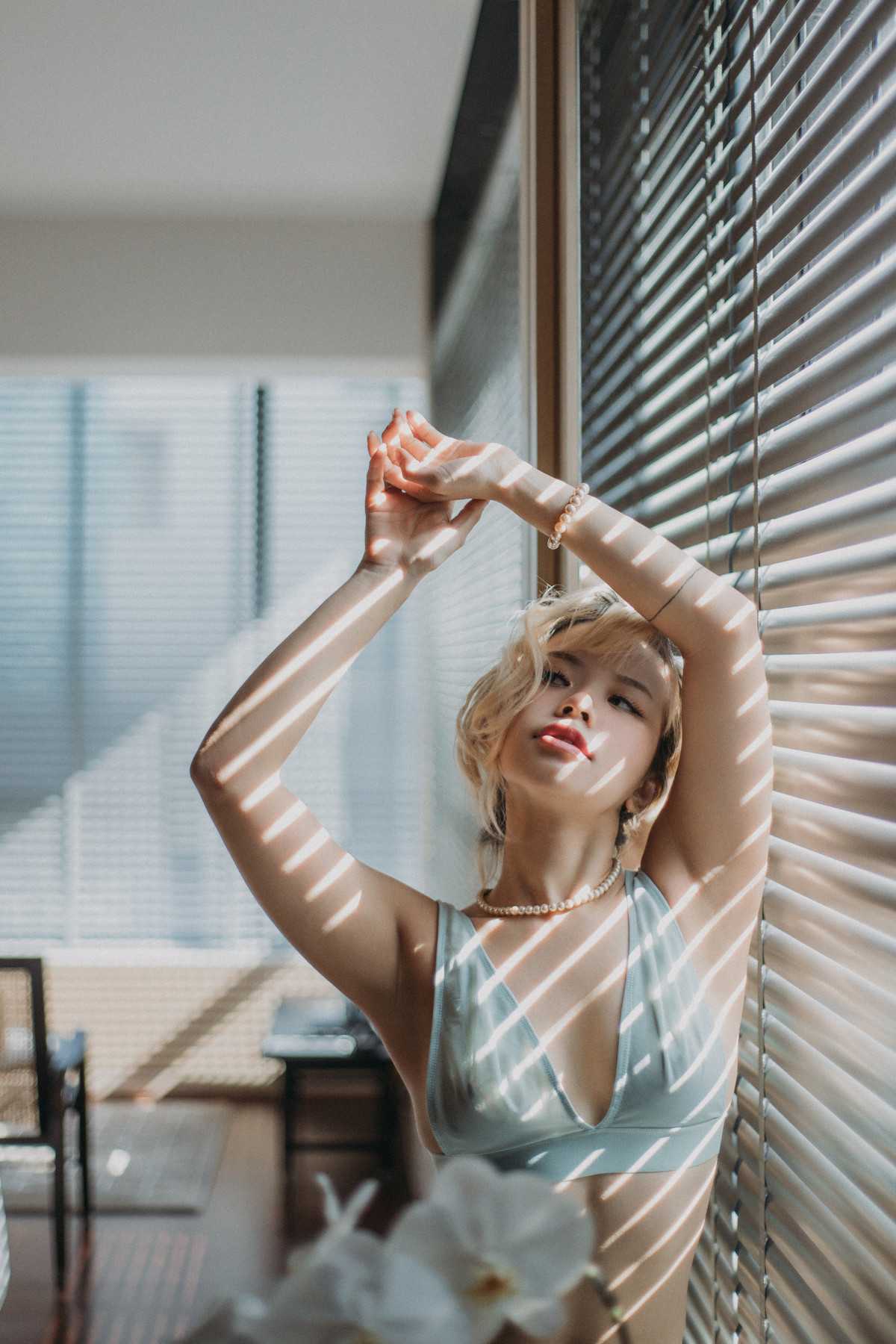 48717