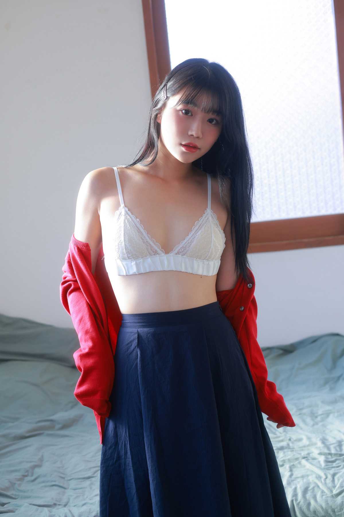 54954