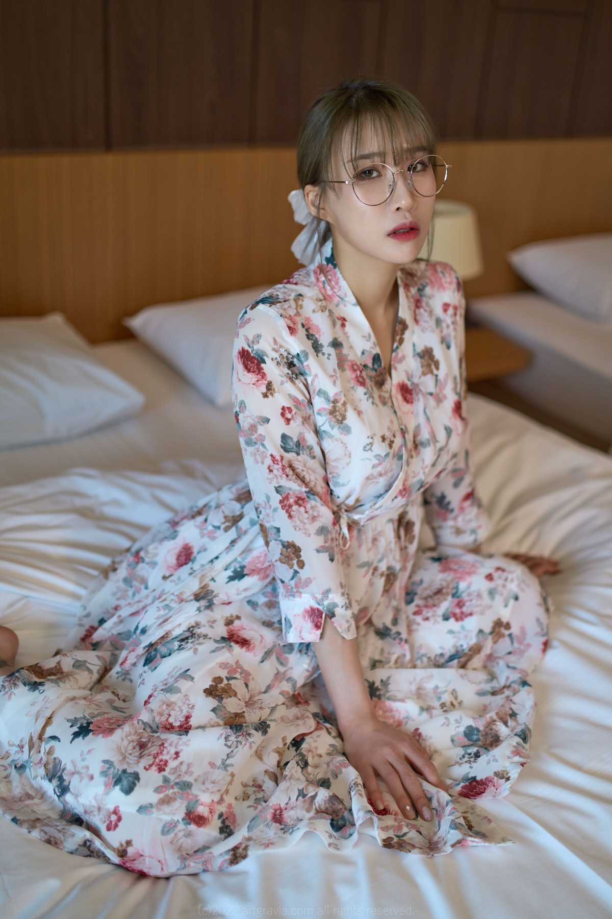 55982