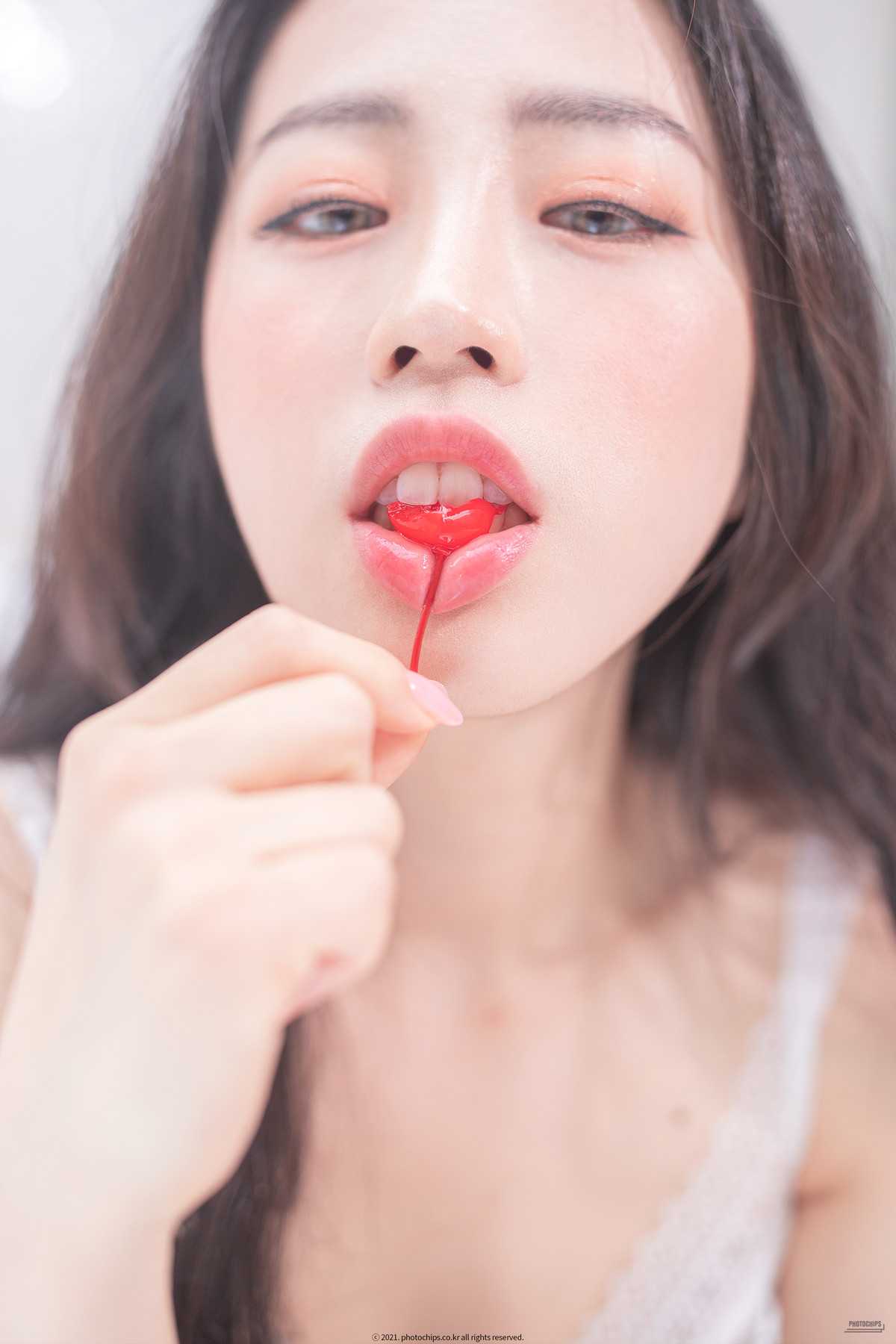 47258
