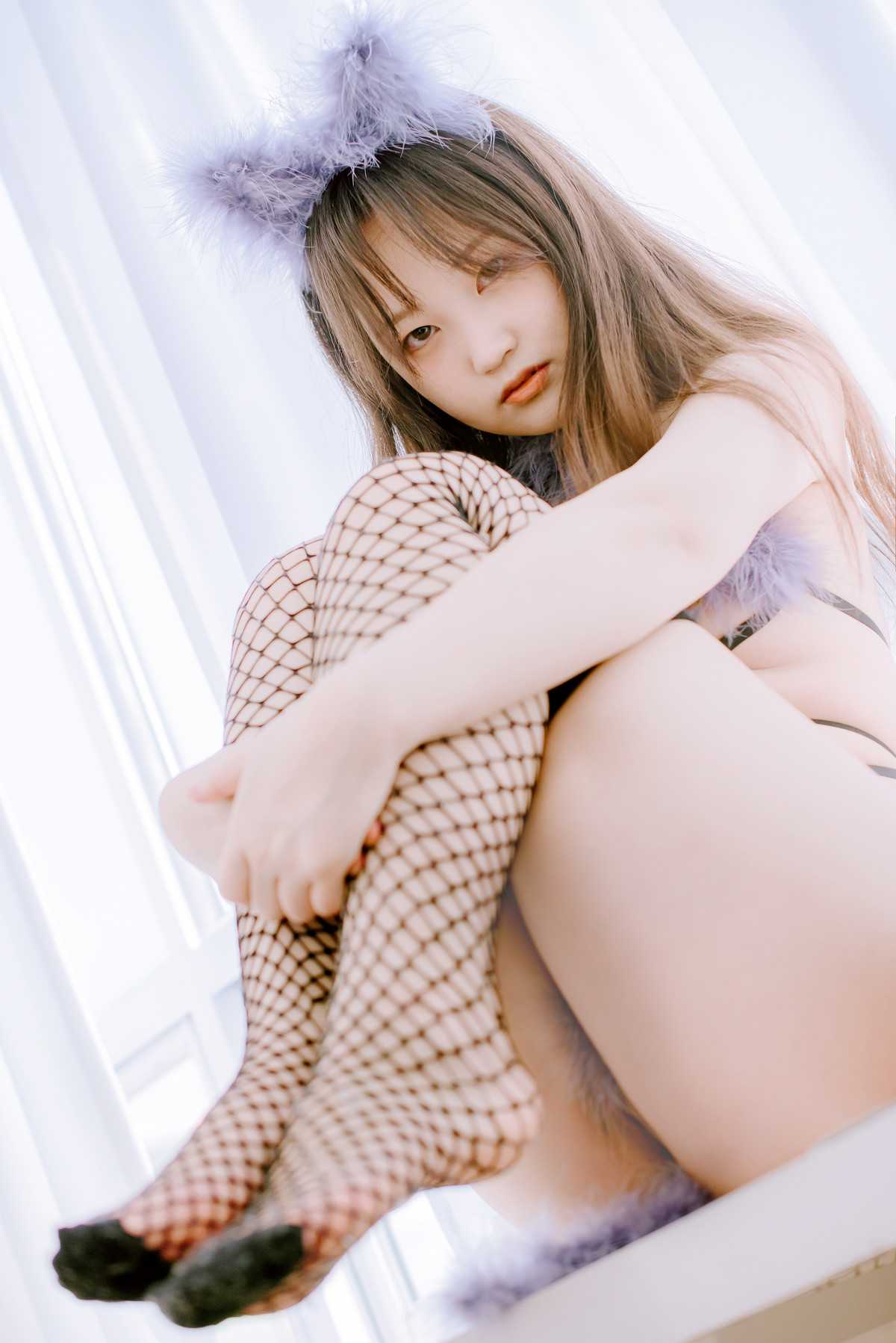 49074