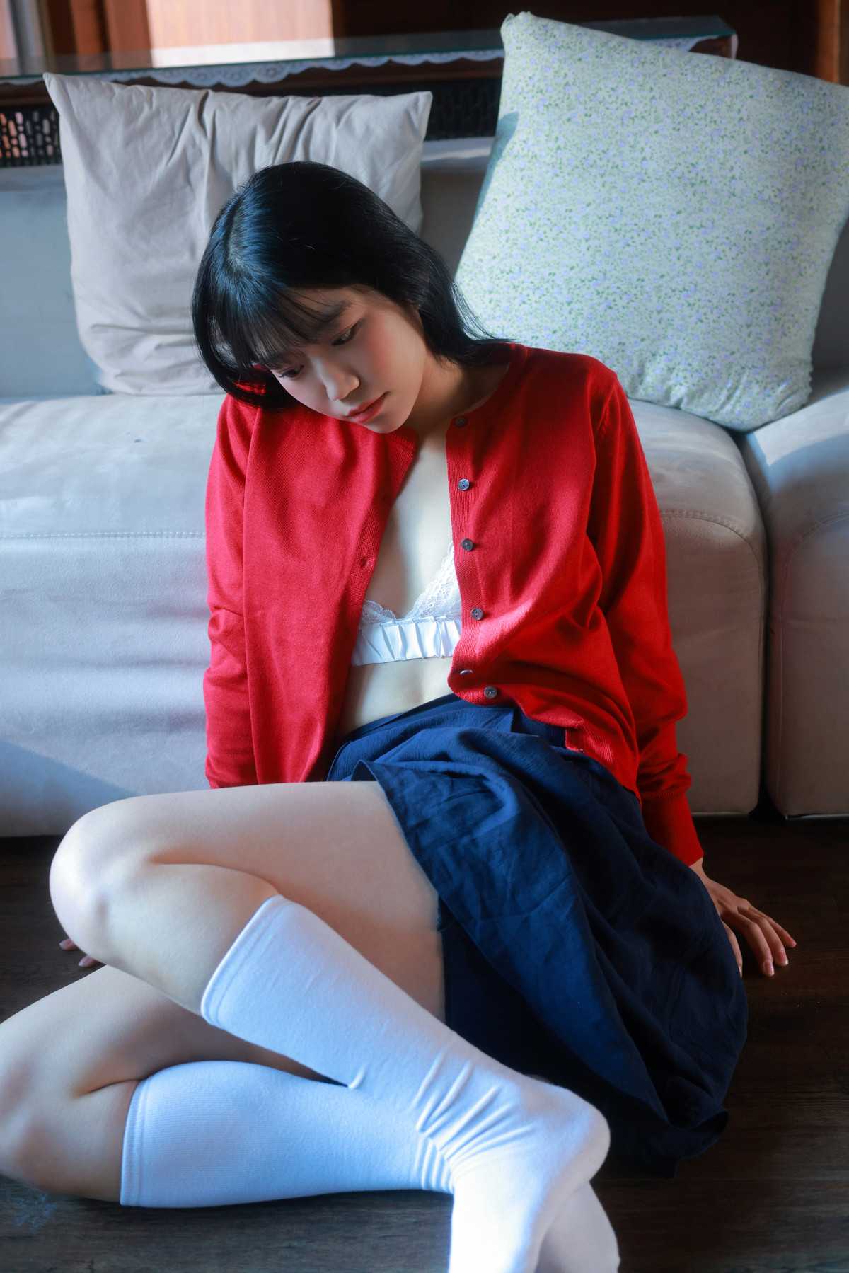 54860