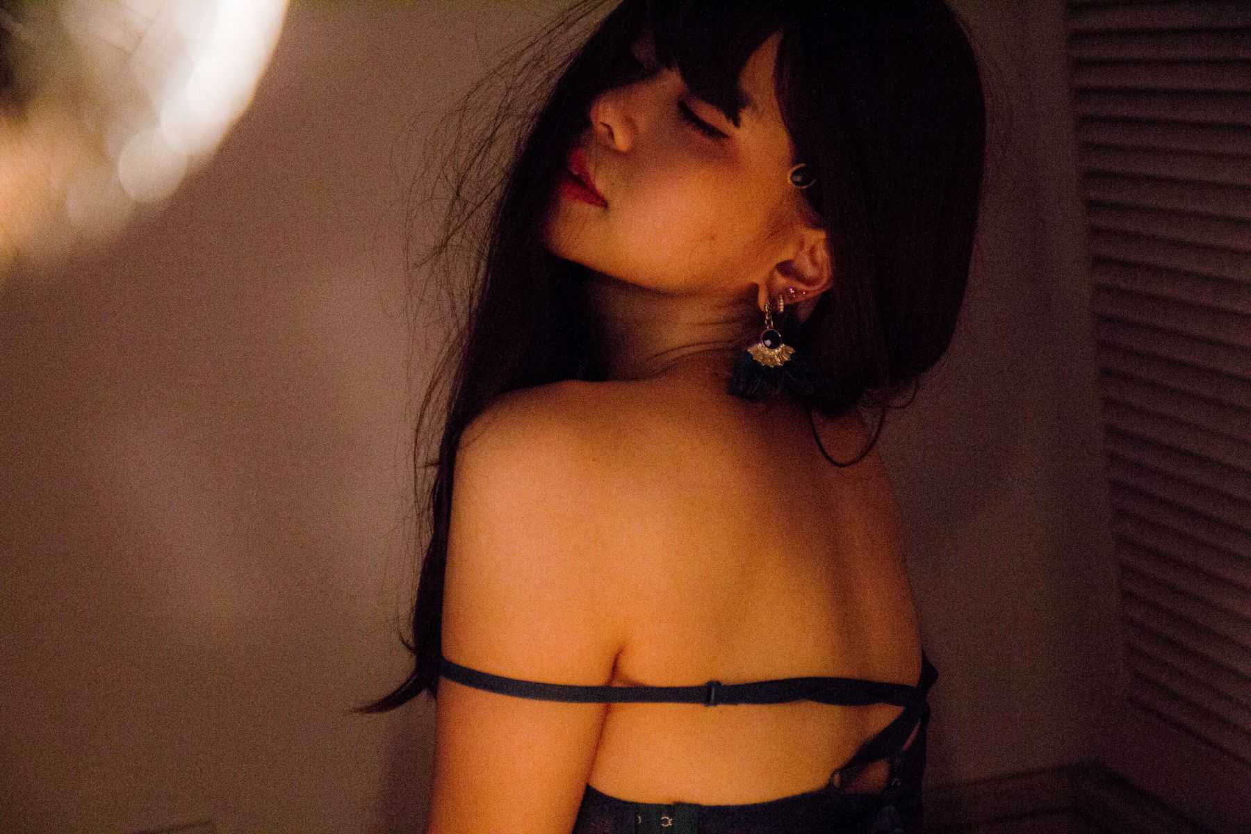 56287