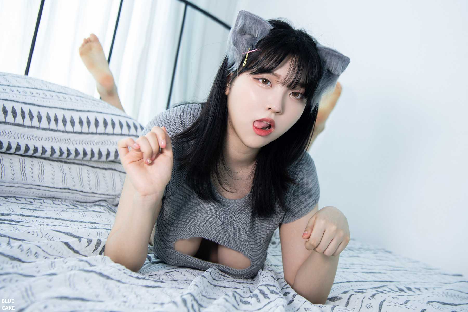52535