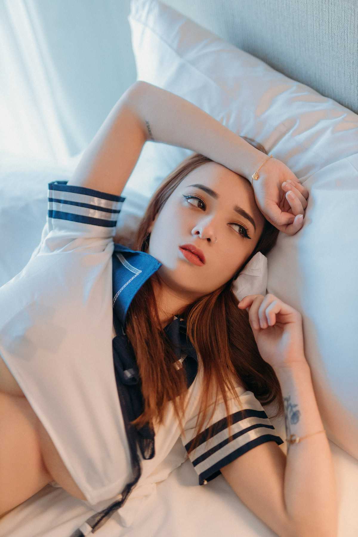 48896