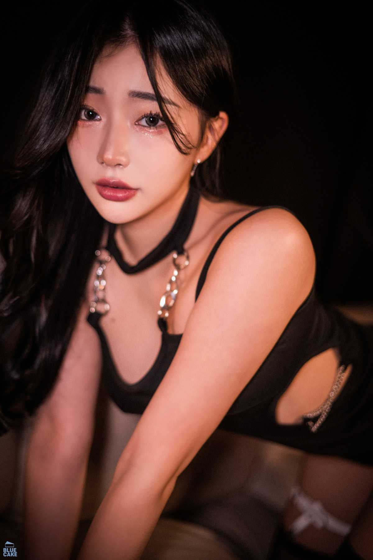 54394