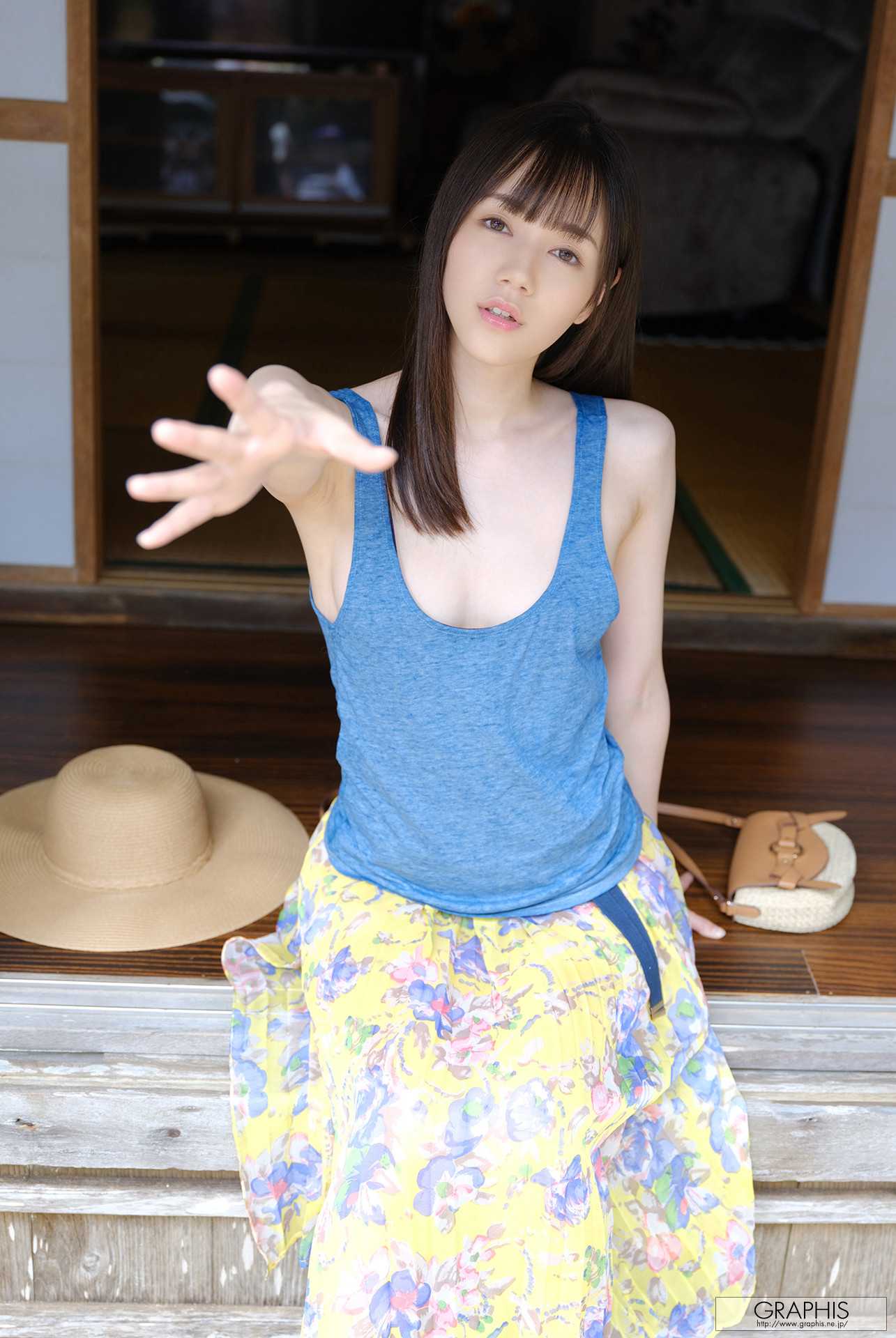 7734