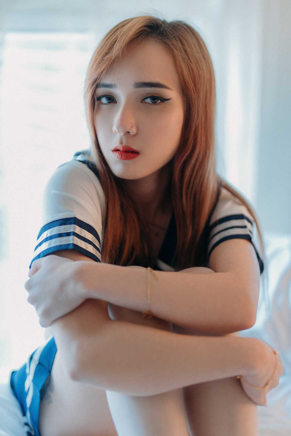48910