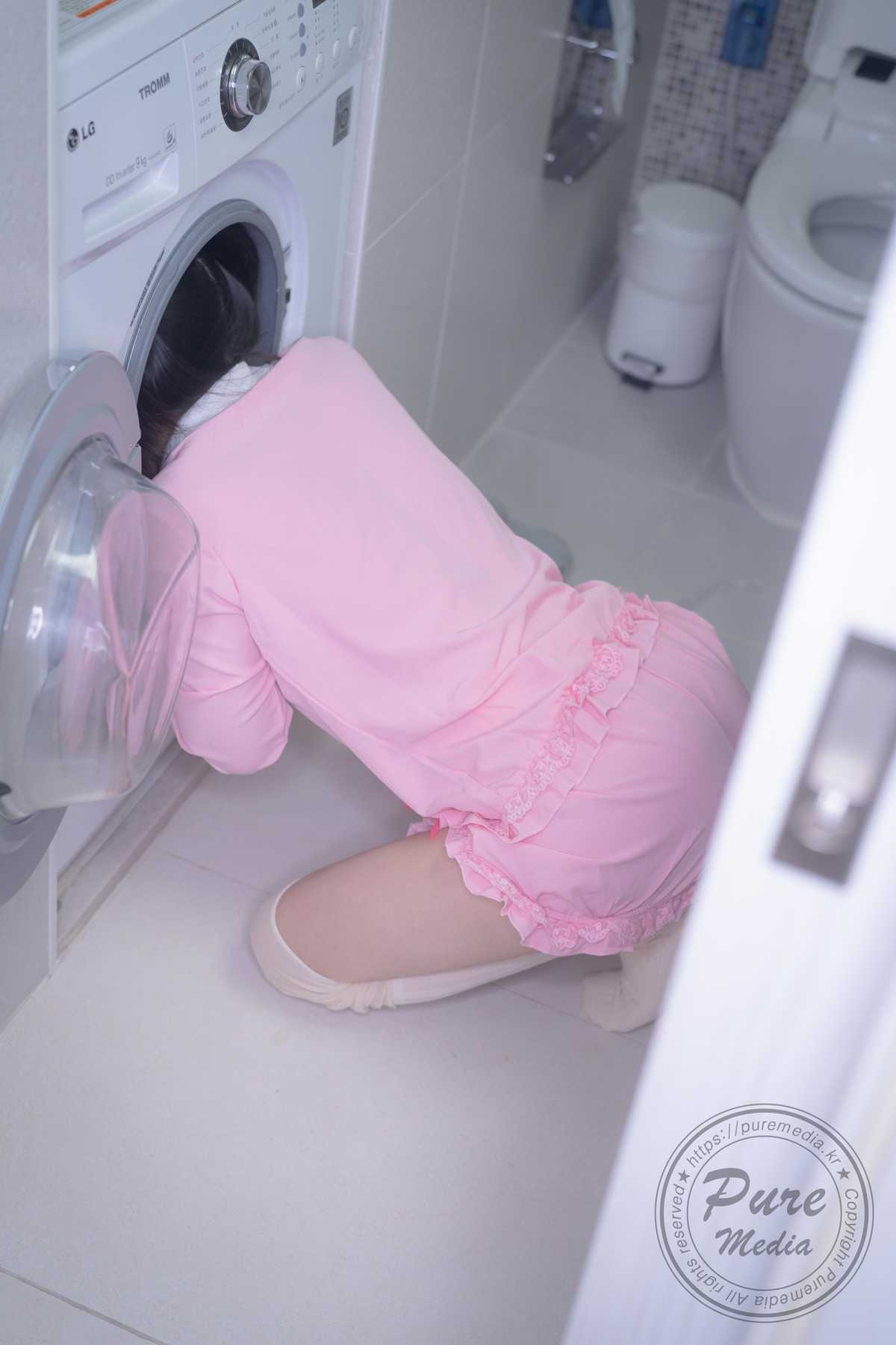 44121
