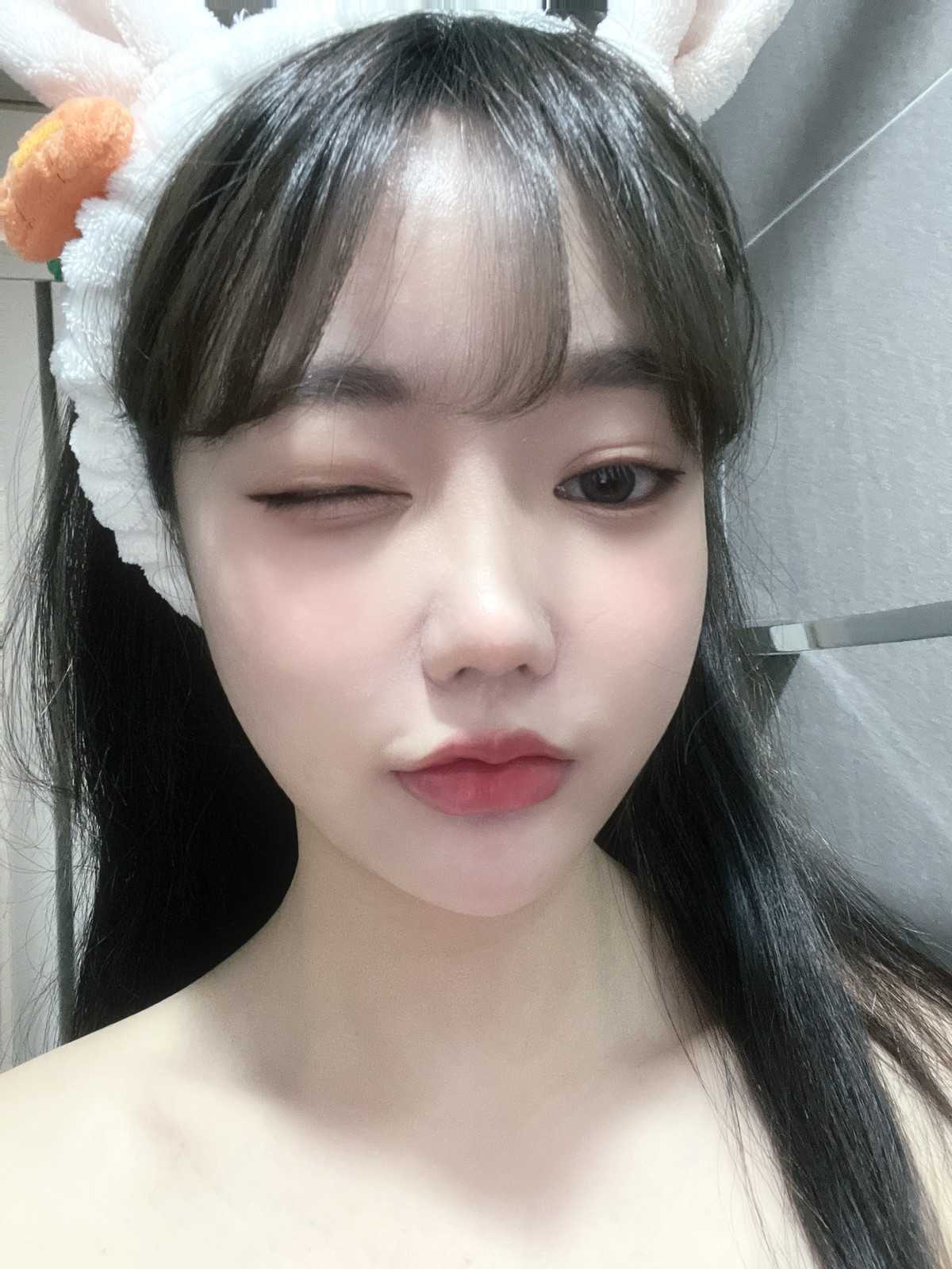 47118