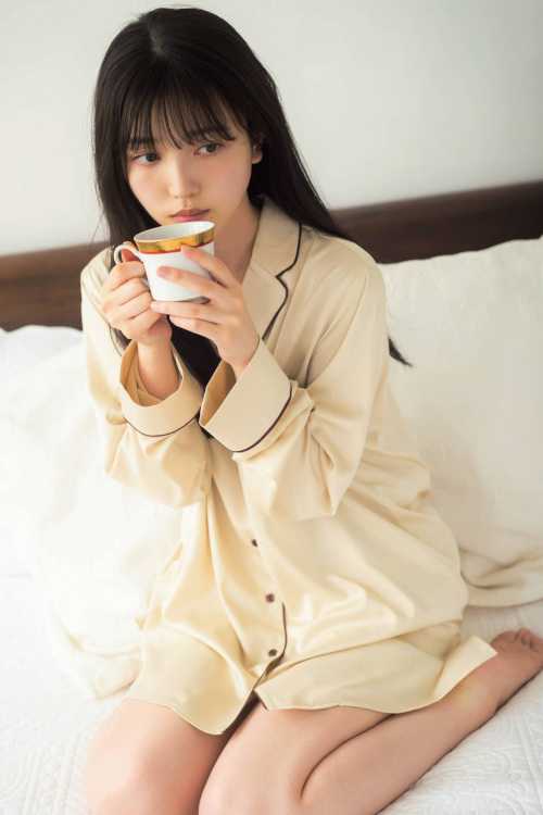 Shiori Kubo 久保史緒里, Platinum Flash 2022 Vol.18