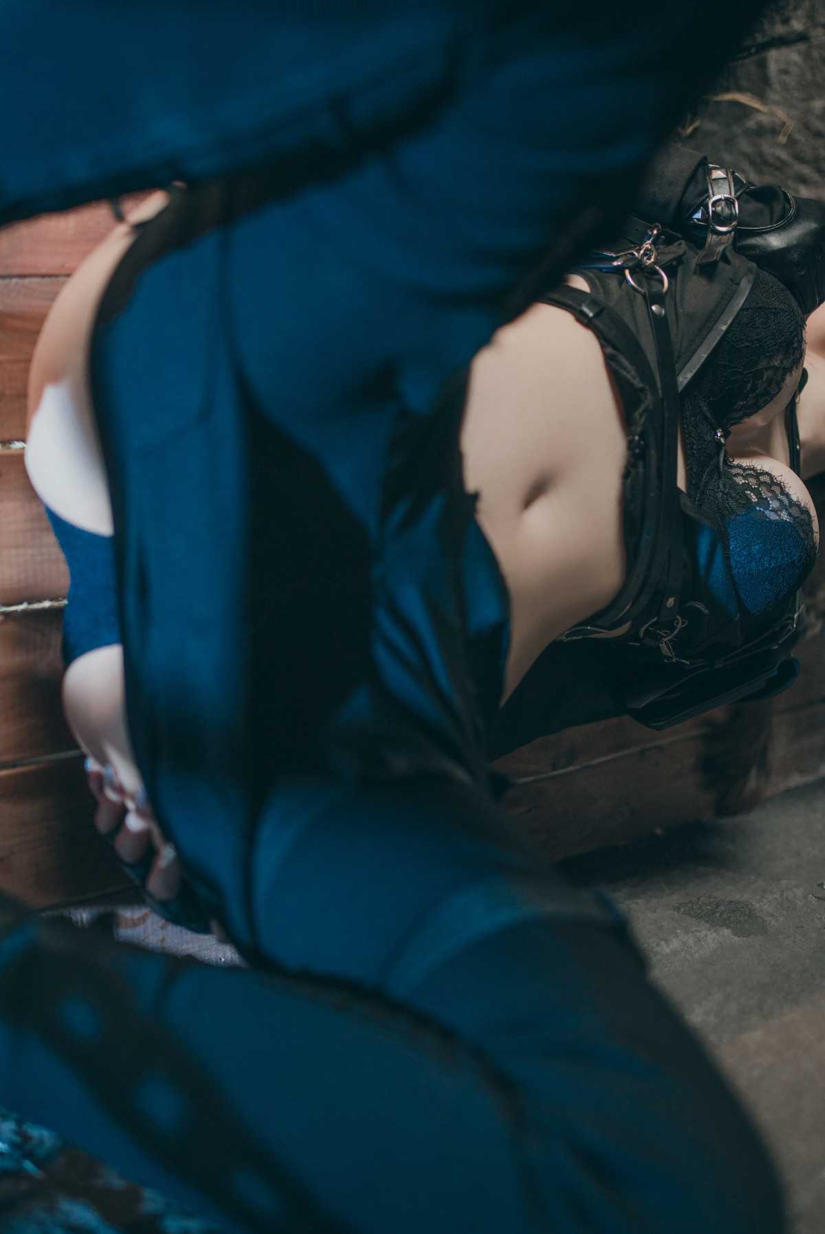 103716