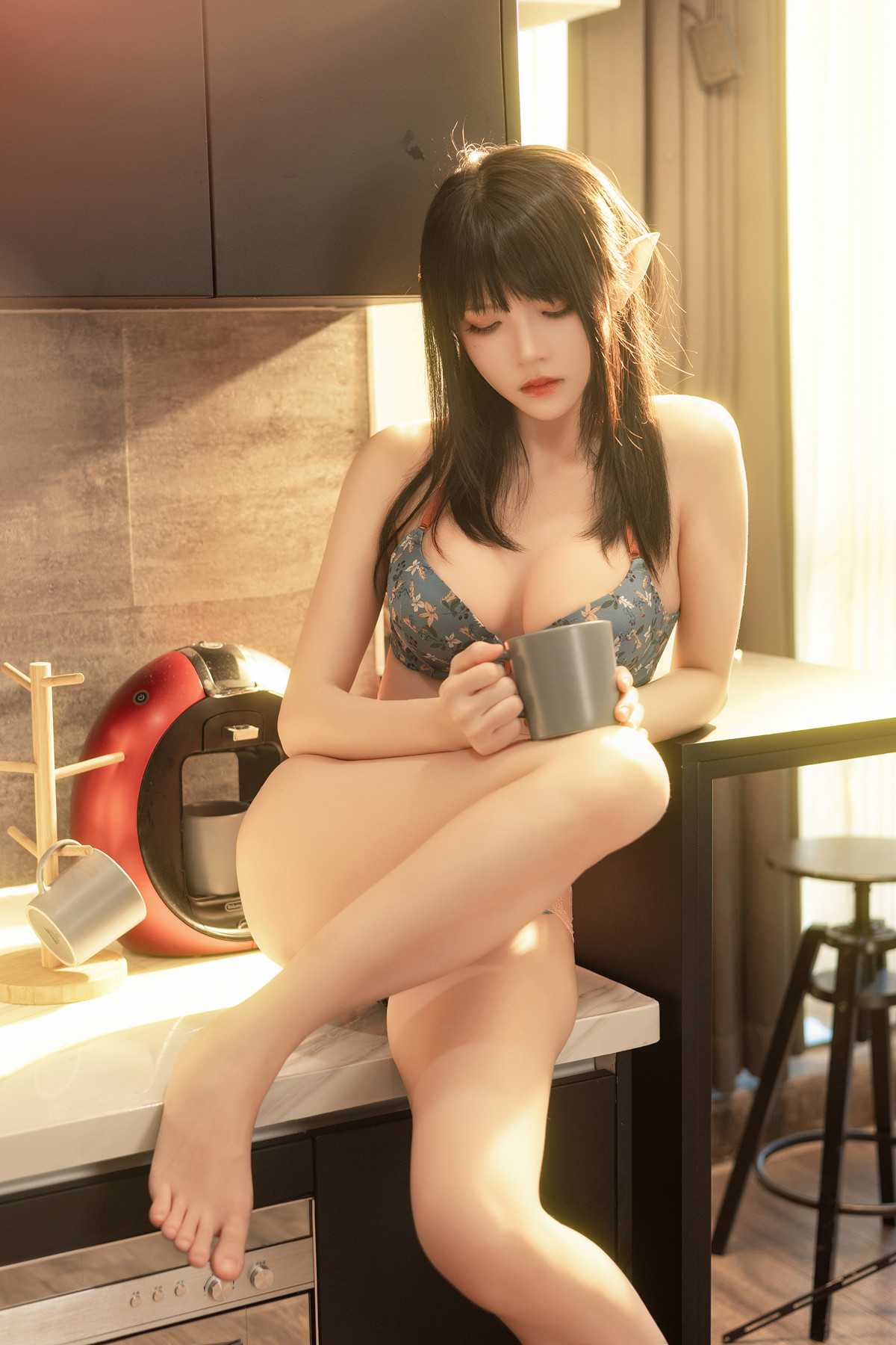 107121