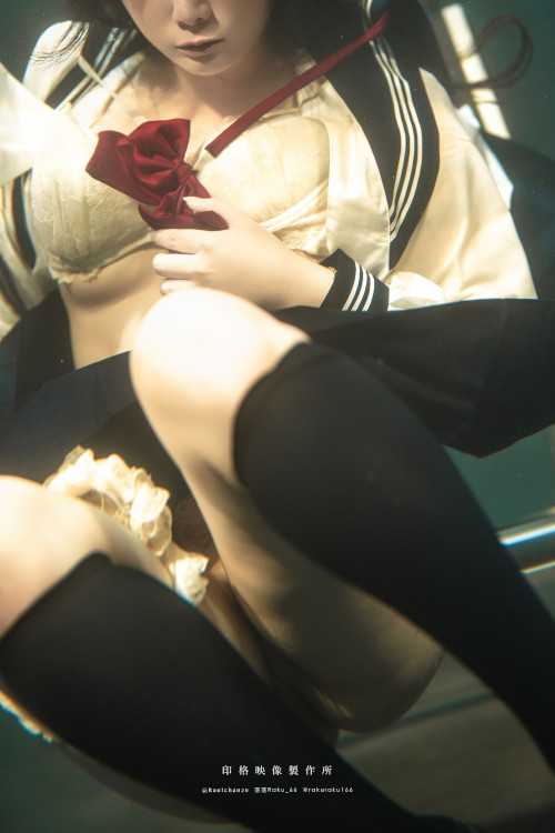 Cosplay 落落Raku &#8211; 水泳馆
